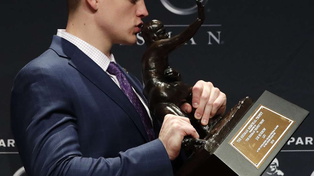Burrow's Heisman speech inspires giving to hometown charity