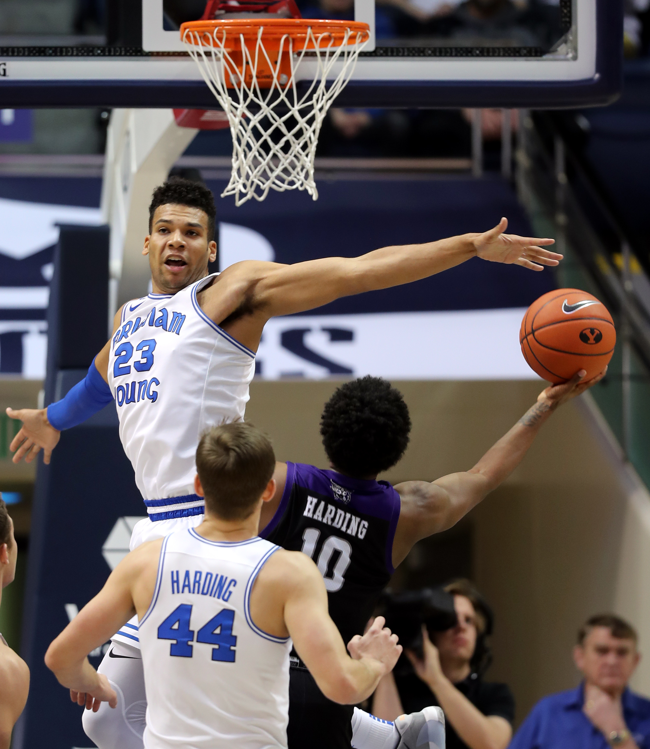Childs' record-setting efficiency leads BYU basketball past Weber State