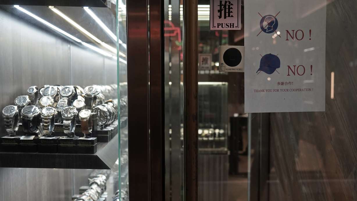 Smash and grab: Crime gangs prey on Hong Kong protests