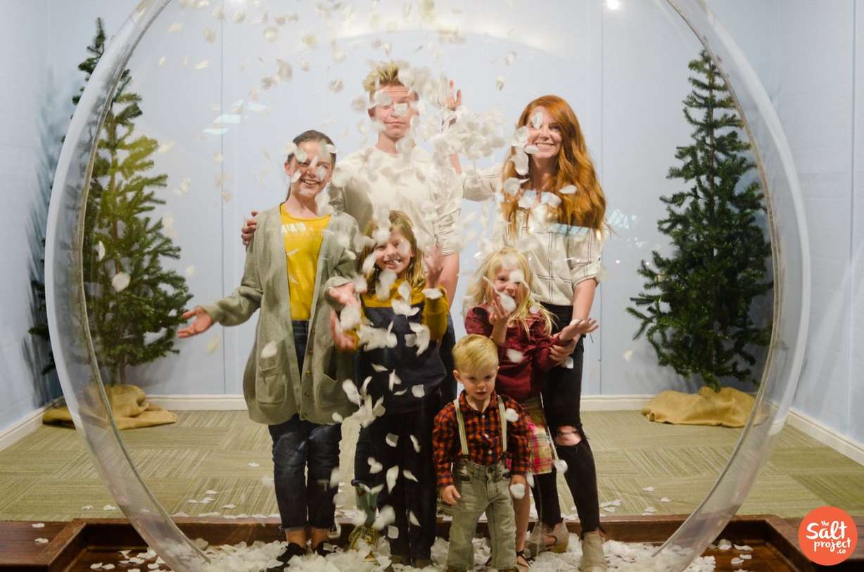 Stephanie Read and her children at Picture This. (Photo: The Salt Project. Used with permission.)