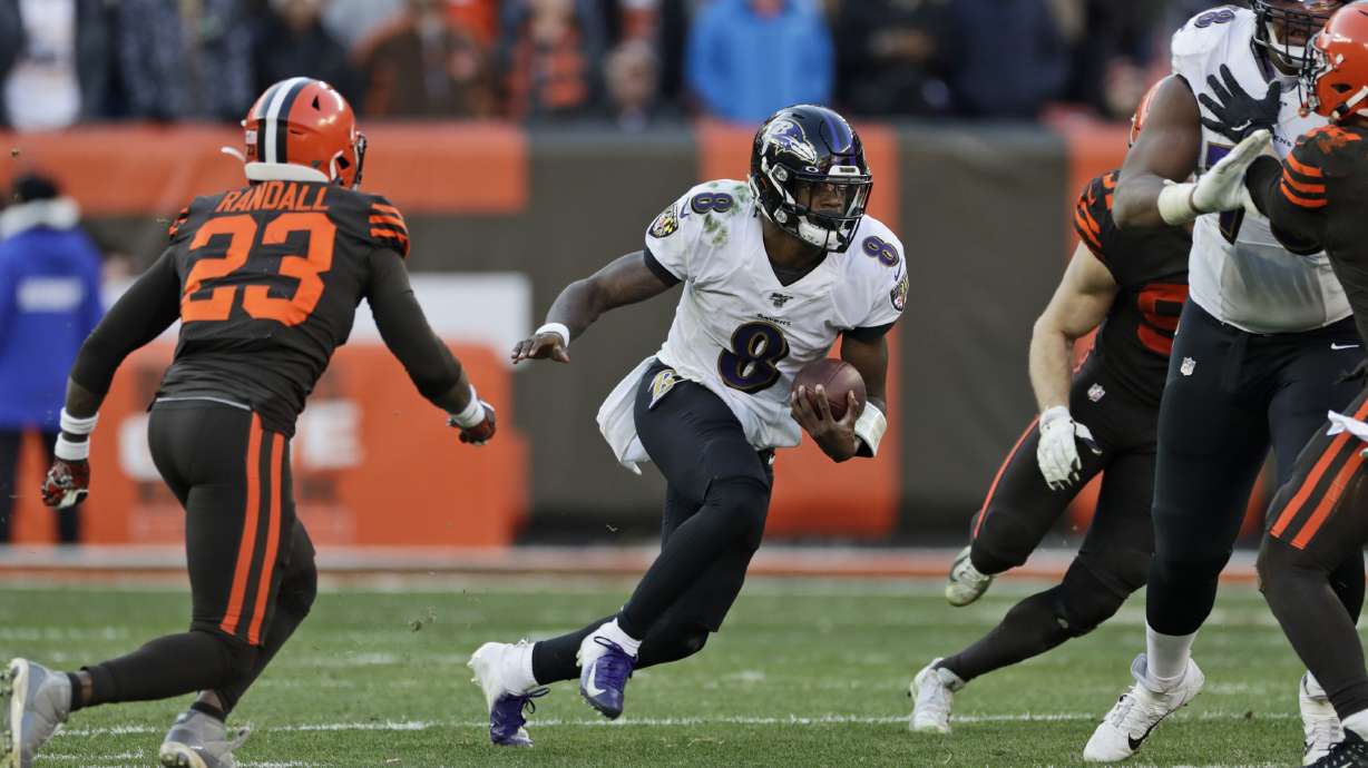 Only 3 playoff slots locked up as NFL goes into final week
