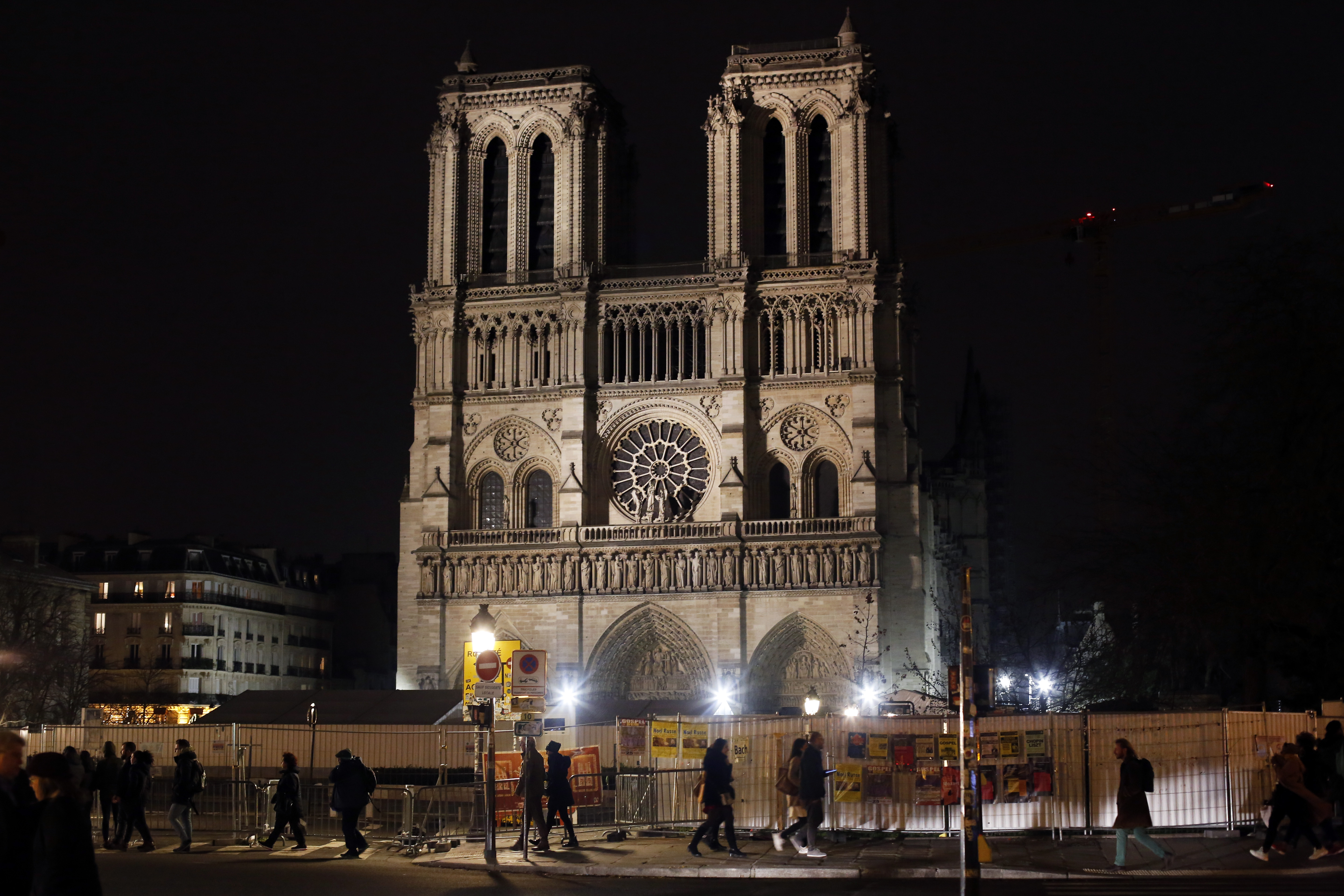 Notre Dame rector: Fragile cathedral might not be saved
