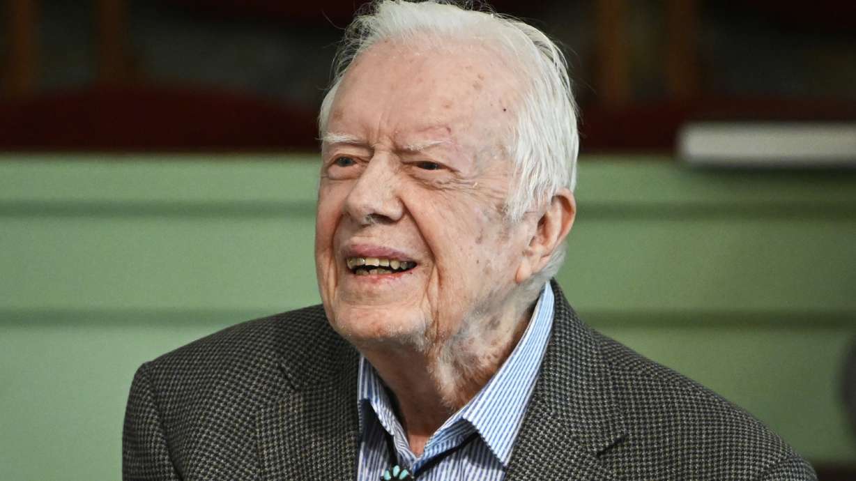 After brain surgery, Jimmy Carter returns to hometown church