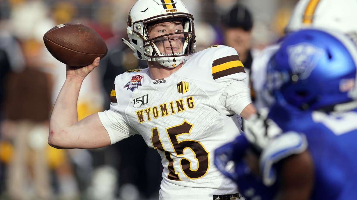Wyoming rolls over Georgia State 38-17 in Arizona Bowl