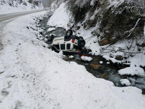 Trooper hit while investigating rollover crash in Provo Canyon