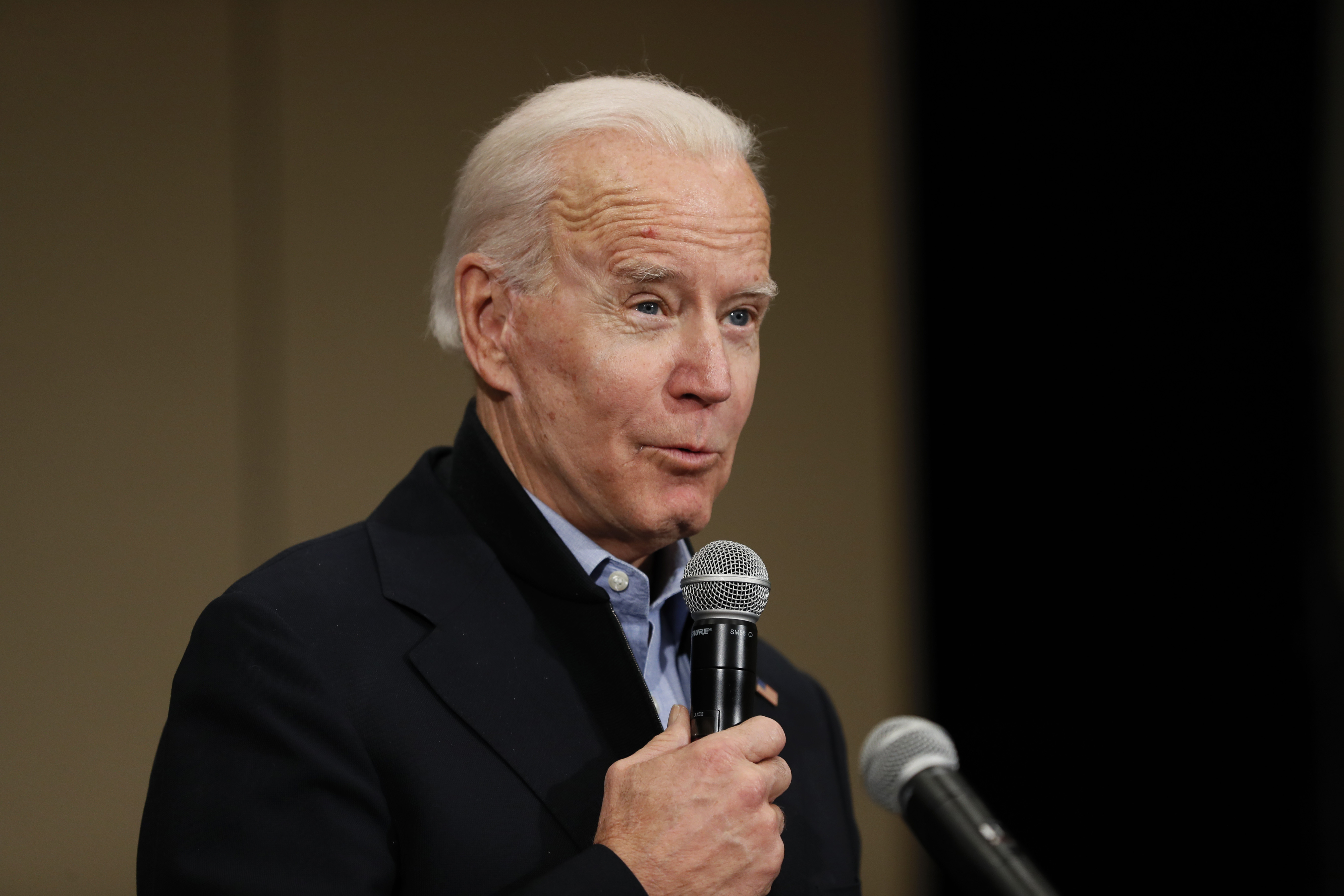 US-Iran tensions thrust foreign policy into Democrats' race