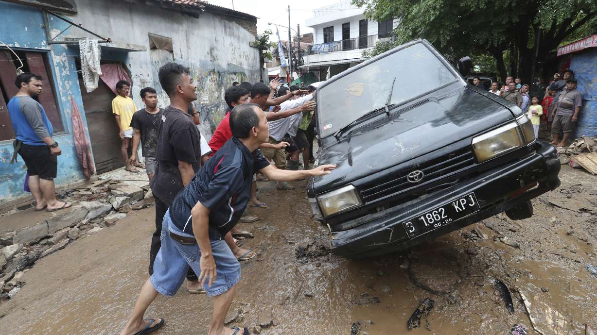 Indonesia capital floods leave 43 dead, 397,000 displaced