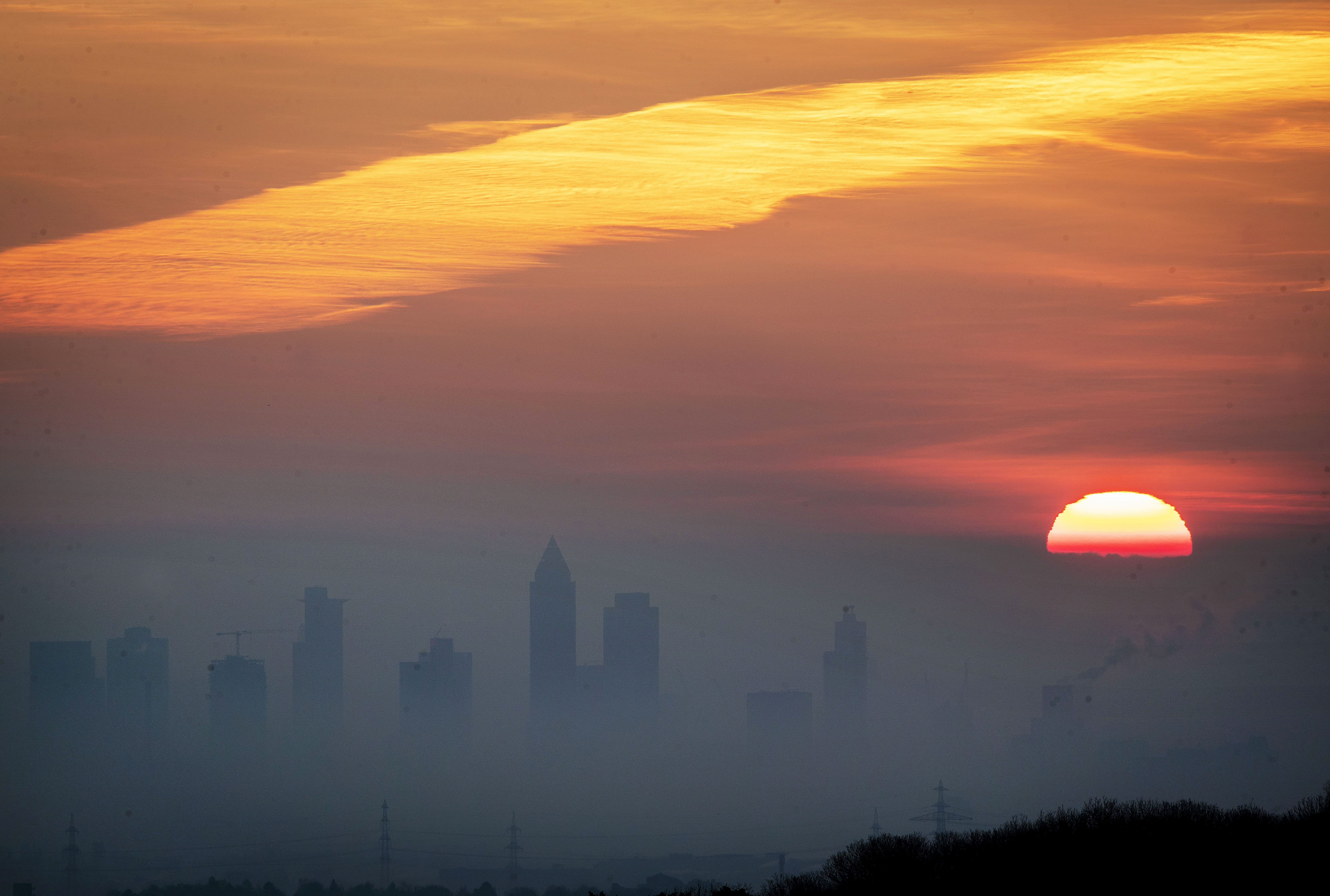 German jobless rate ticks up to 4.9% in December