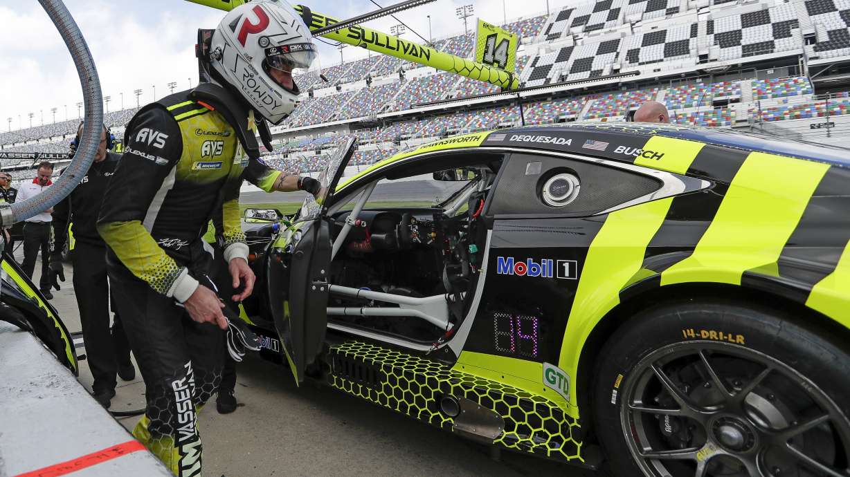 Kyle Busch brings the Rowdy show to the Rolex 24 at Daytona