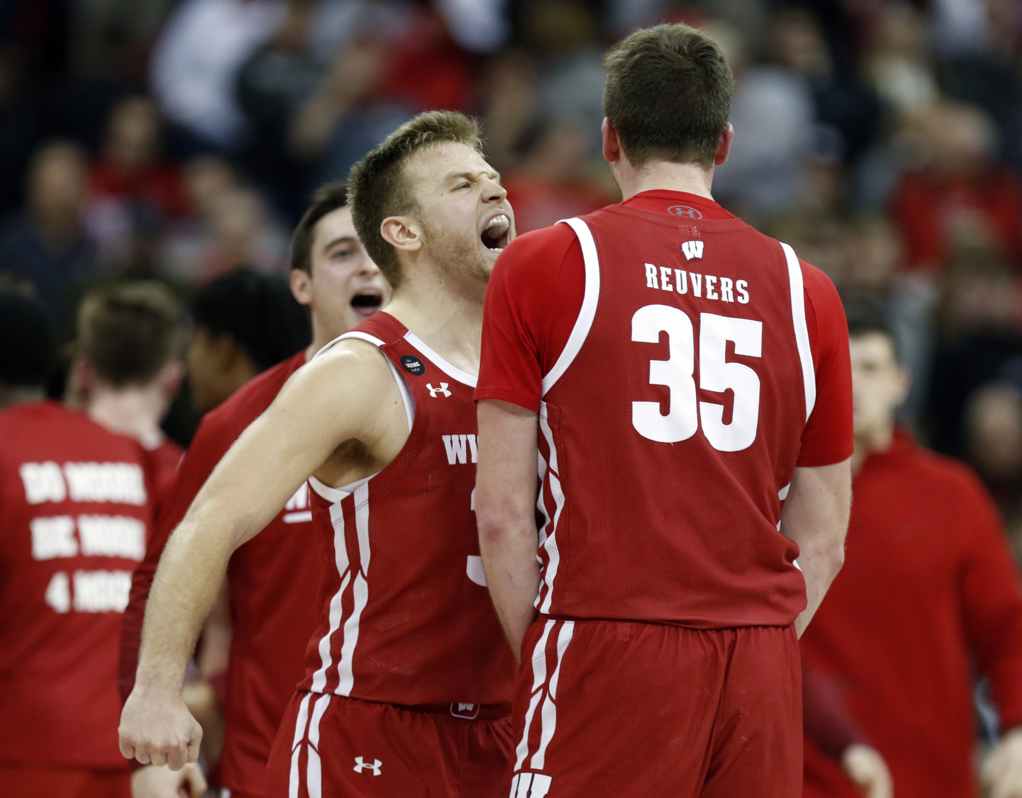 Wisconsin rallies late to upset No. 5 Ohio State 61-57