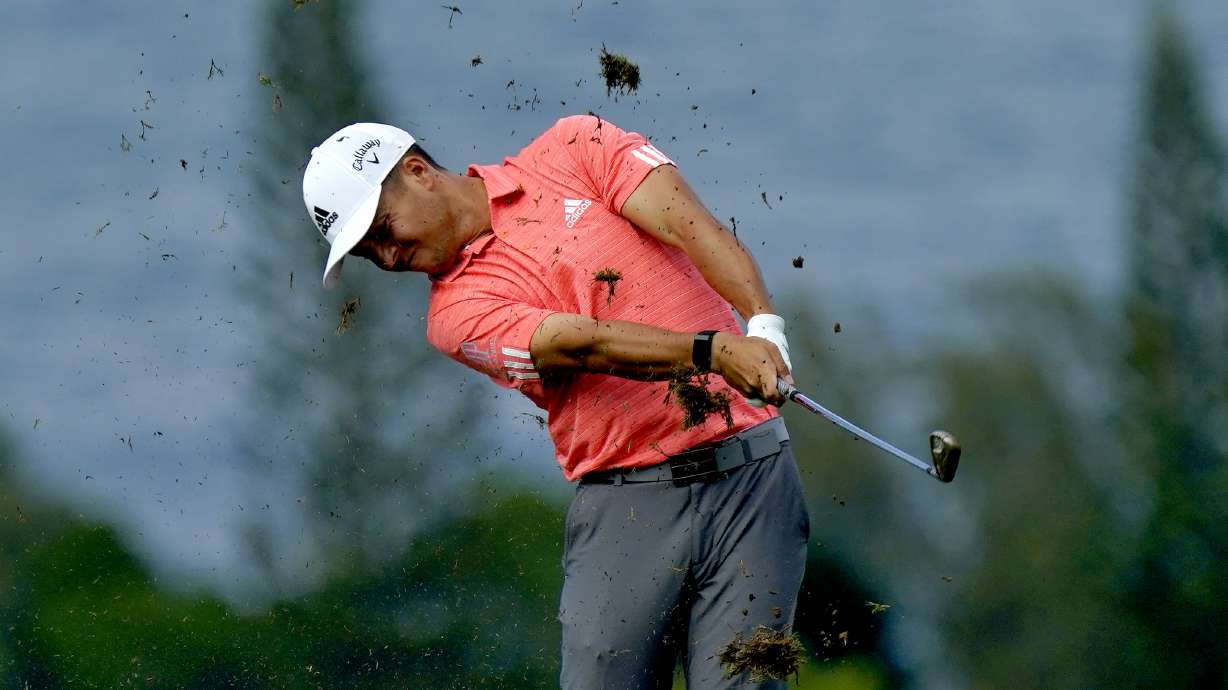 Schauffele takes 1-shot lead at Kapalua in title defense