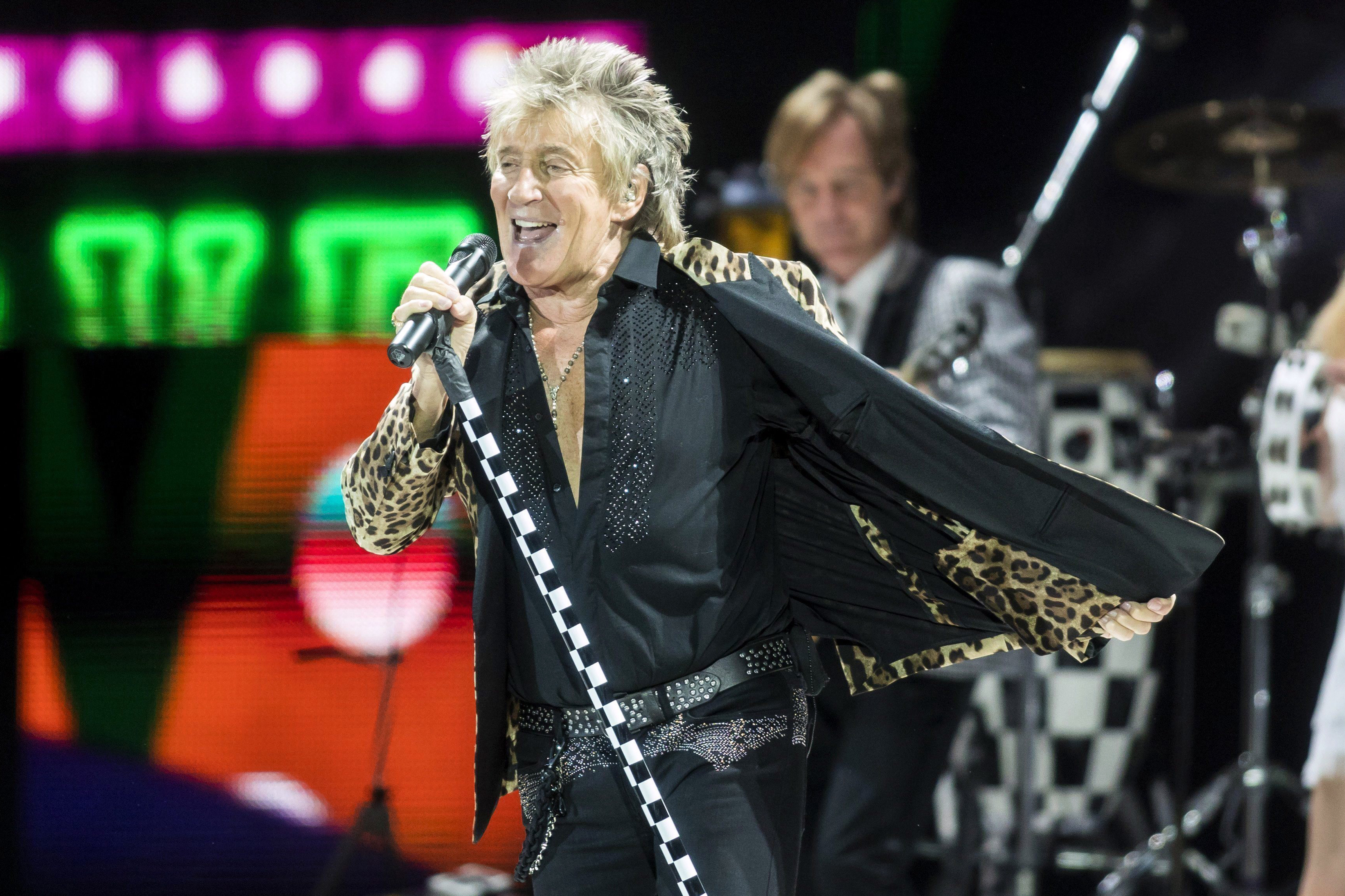 Rod Stewart, son, accused of battery in New Year's Eve fight