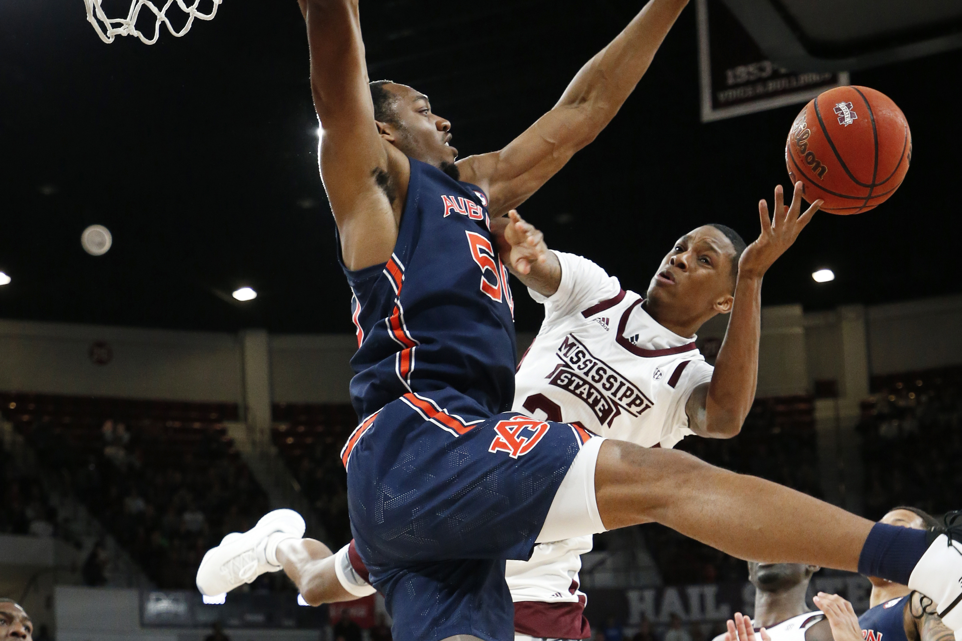 McCormick's 28 keep No. 8 Auburn perfect with 80-68 win 
