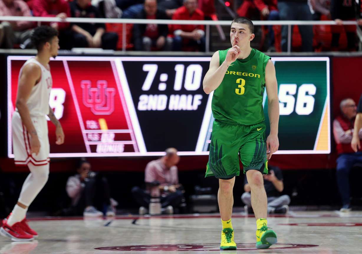 Oregon Ducks guard Payton Pritchard (3) gestures to the fans after hitting a 3-point shot as Utah and Oregon play in an NCAA basketball game at the Huntsman Center in Salt Lake City on Saturday, Jan. 4, 2020. Oregon won 69-64. (Photo: Scott G Winterton, KSL)