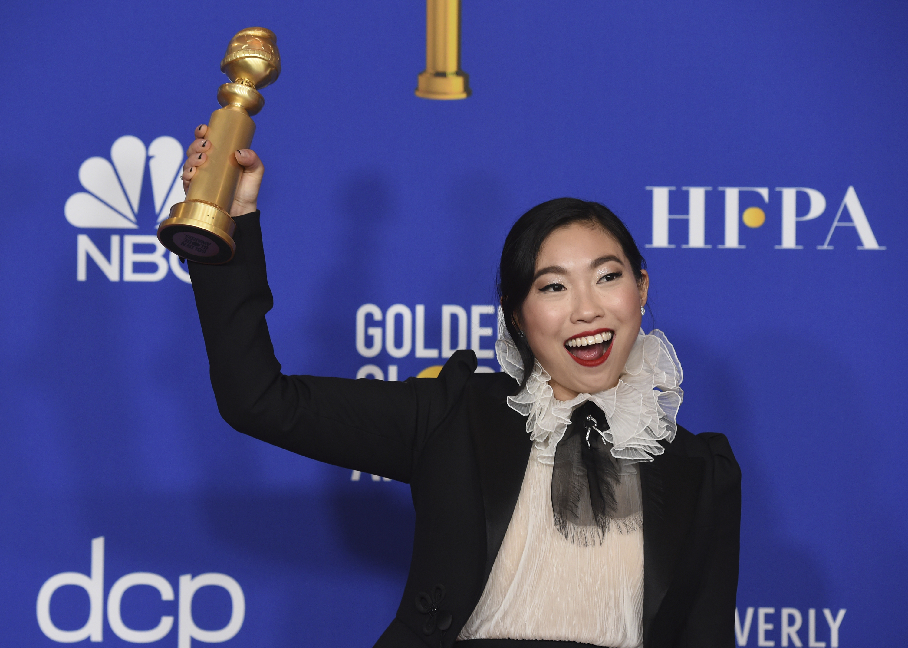 Awkwafina makes Globes' history with 'Farewell' acting win