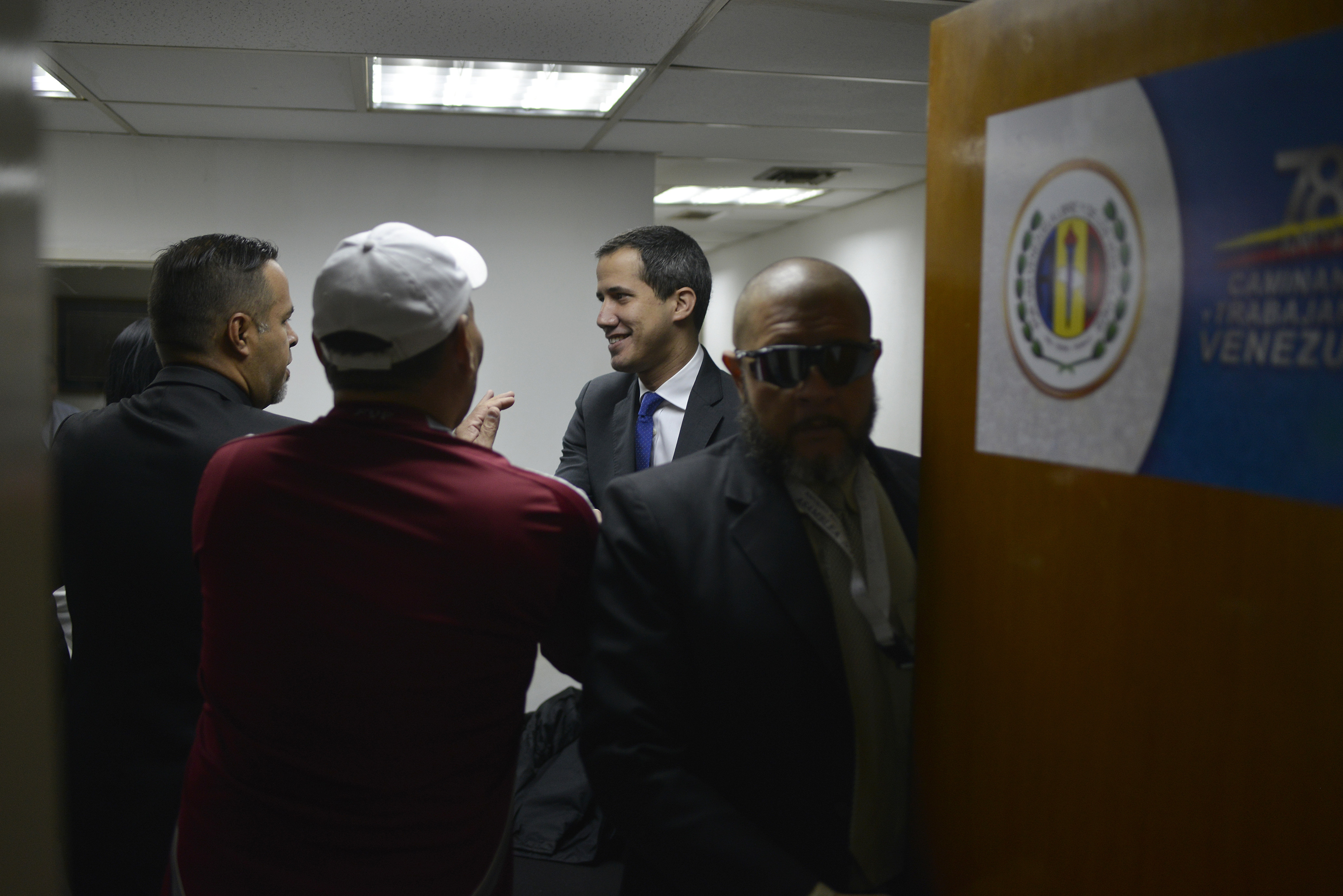 Venezuela opposition leader enters congress amid standoff