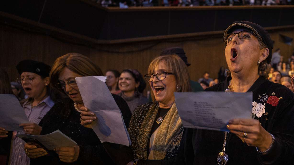 Orthodox women seek bigger role as Jews end Talmud cycle