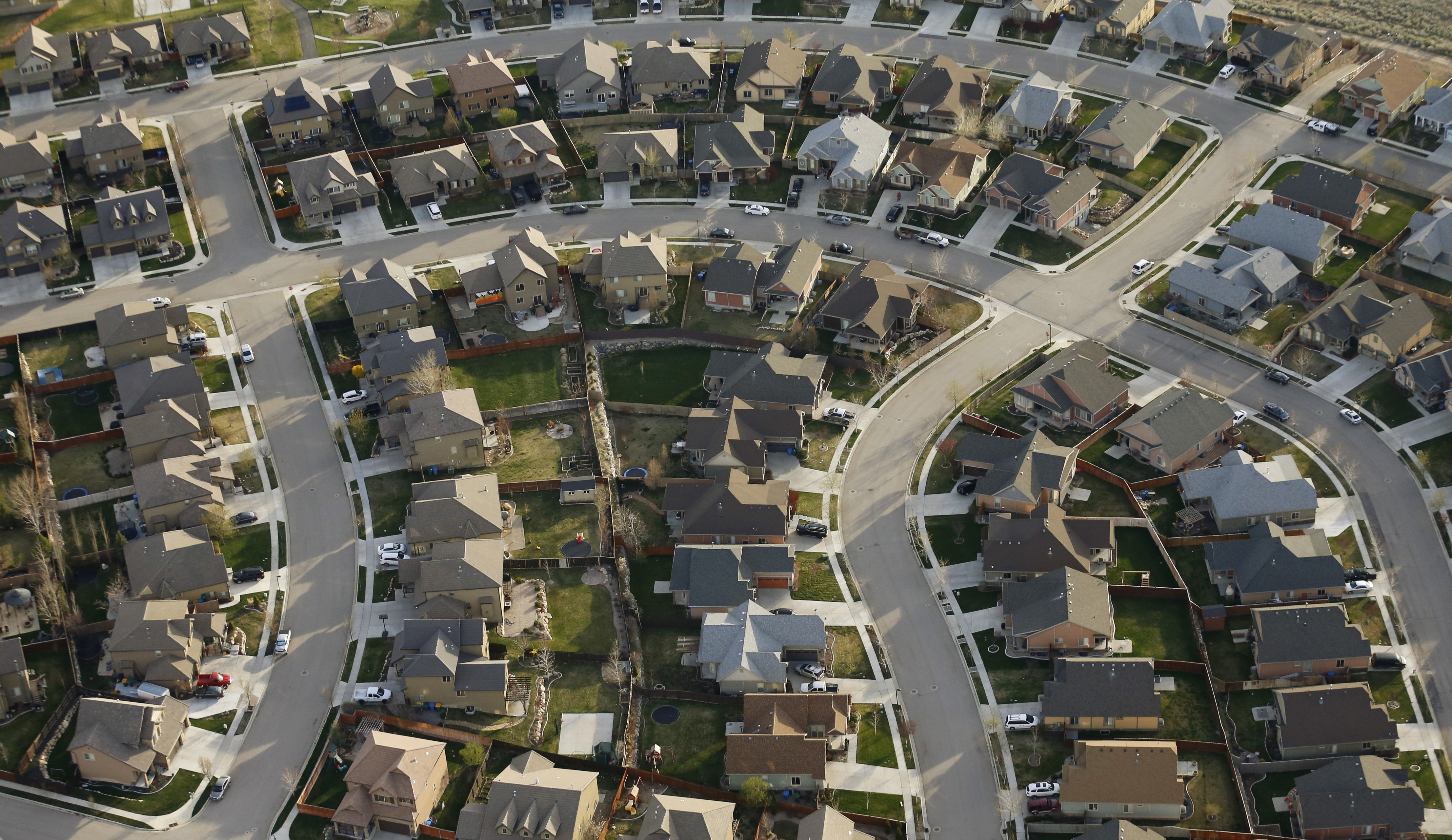 US long-term mortgage rates fall; 30-year loan at 3.64%