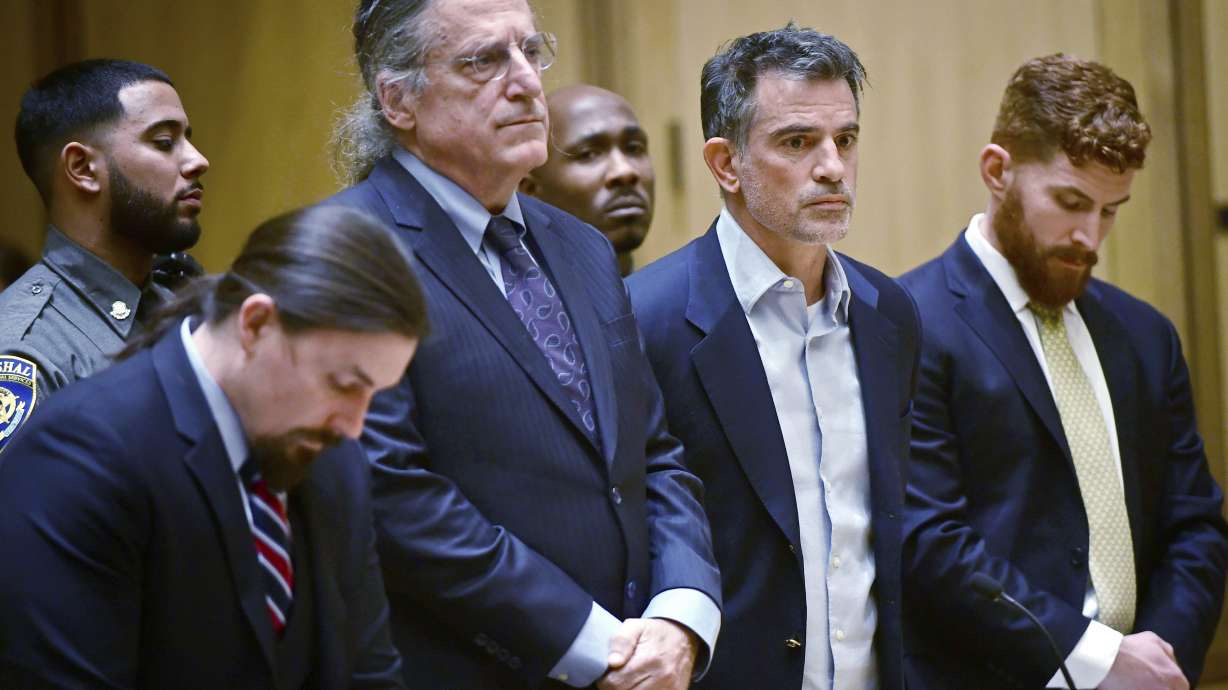 Estranged husband posts $6 million bail in missing mom case