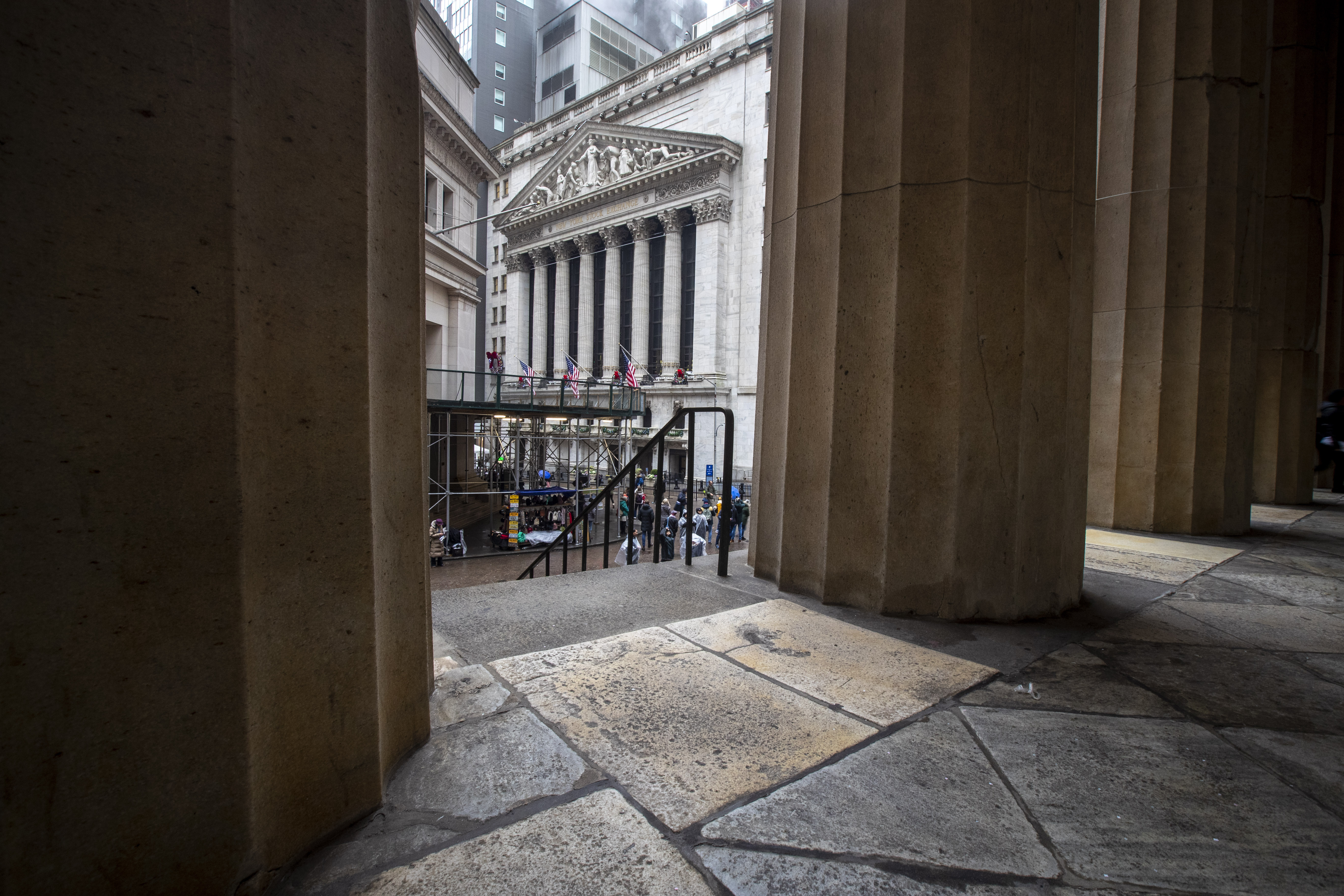 US stocks pull back from records following jobs report
