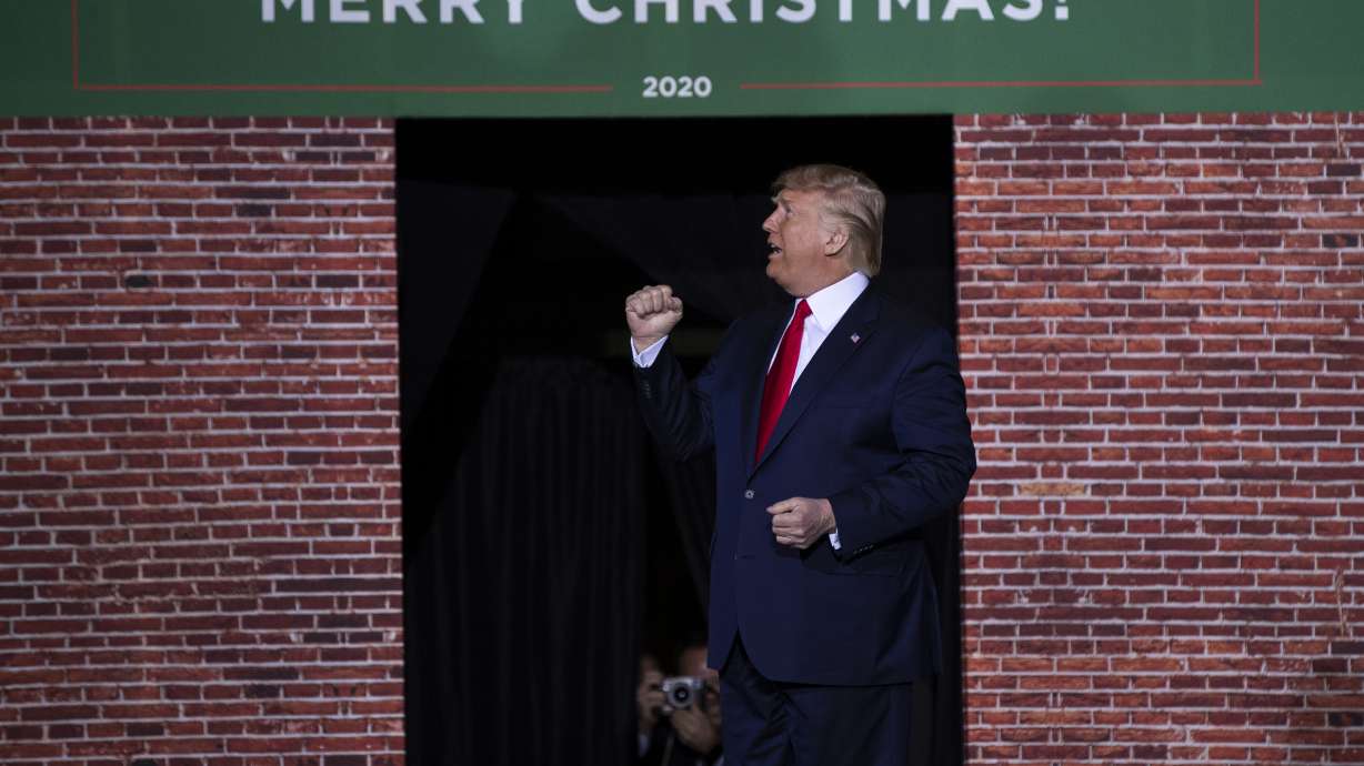 Trump goes out of his way to take a bow, again