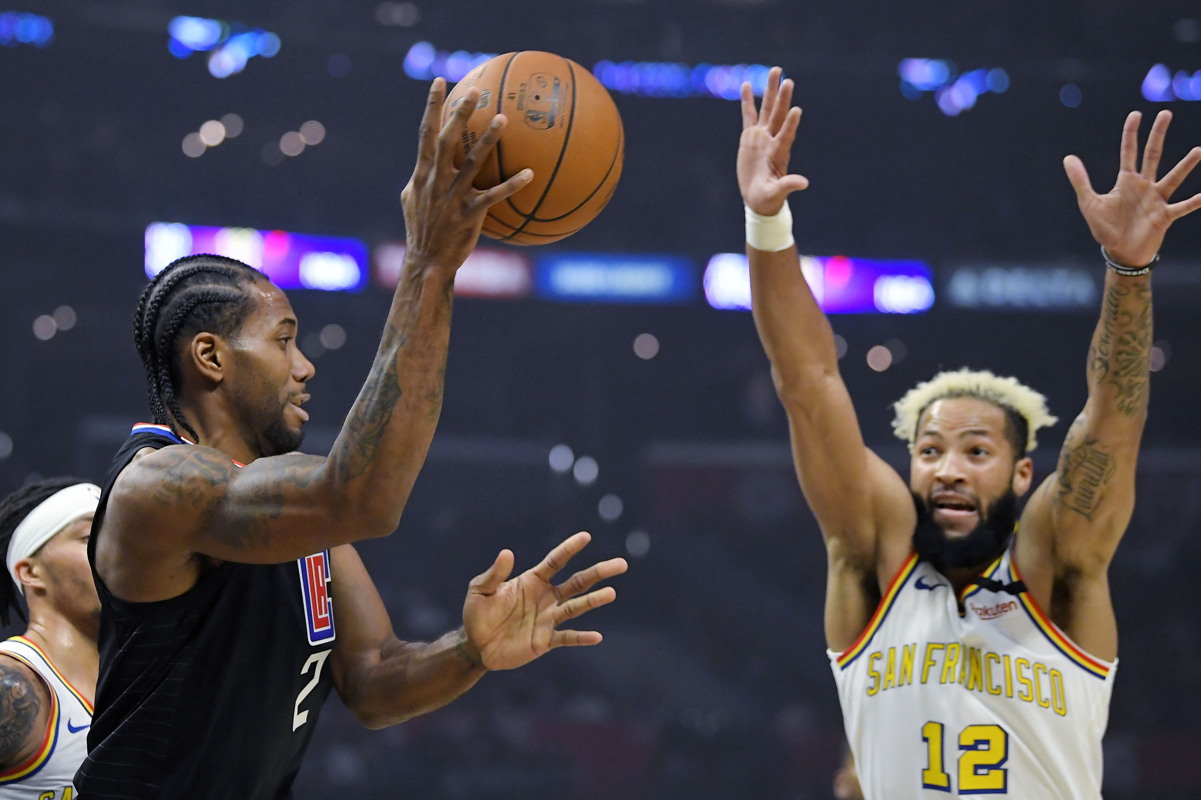 Clippers rally in fourth quarter to beat Warriors 109-100