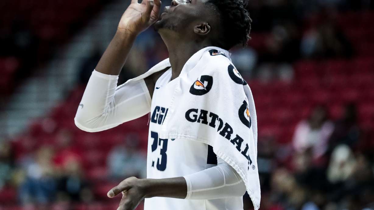 Neemias Queta to Utah State faithful: 'I'm back ... again'