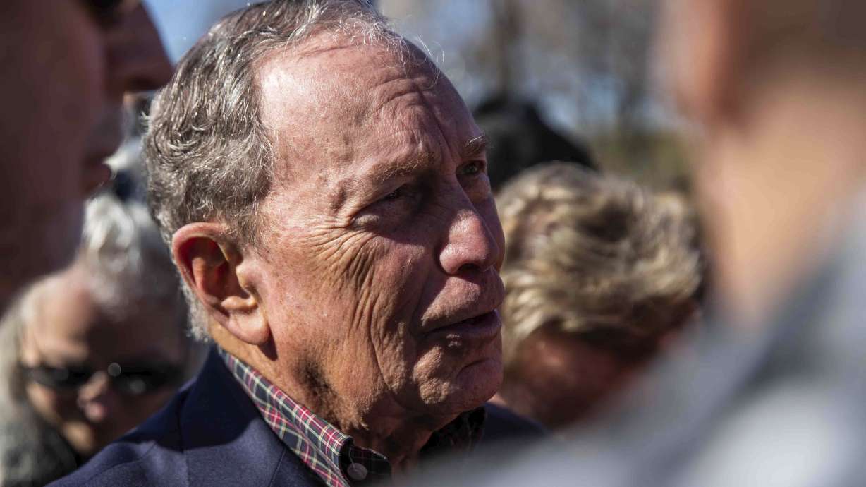 Aboard Bloomberg bus: Droll wit, swag, Texas-size ambition