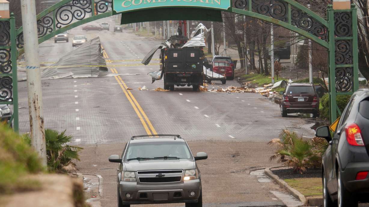 Recovery begins after storms kill 11 in Midwest, South