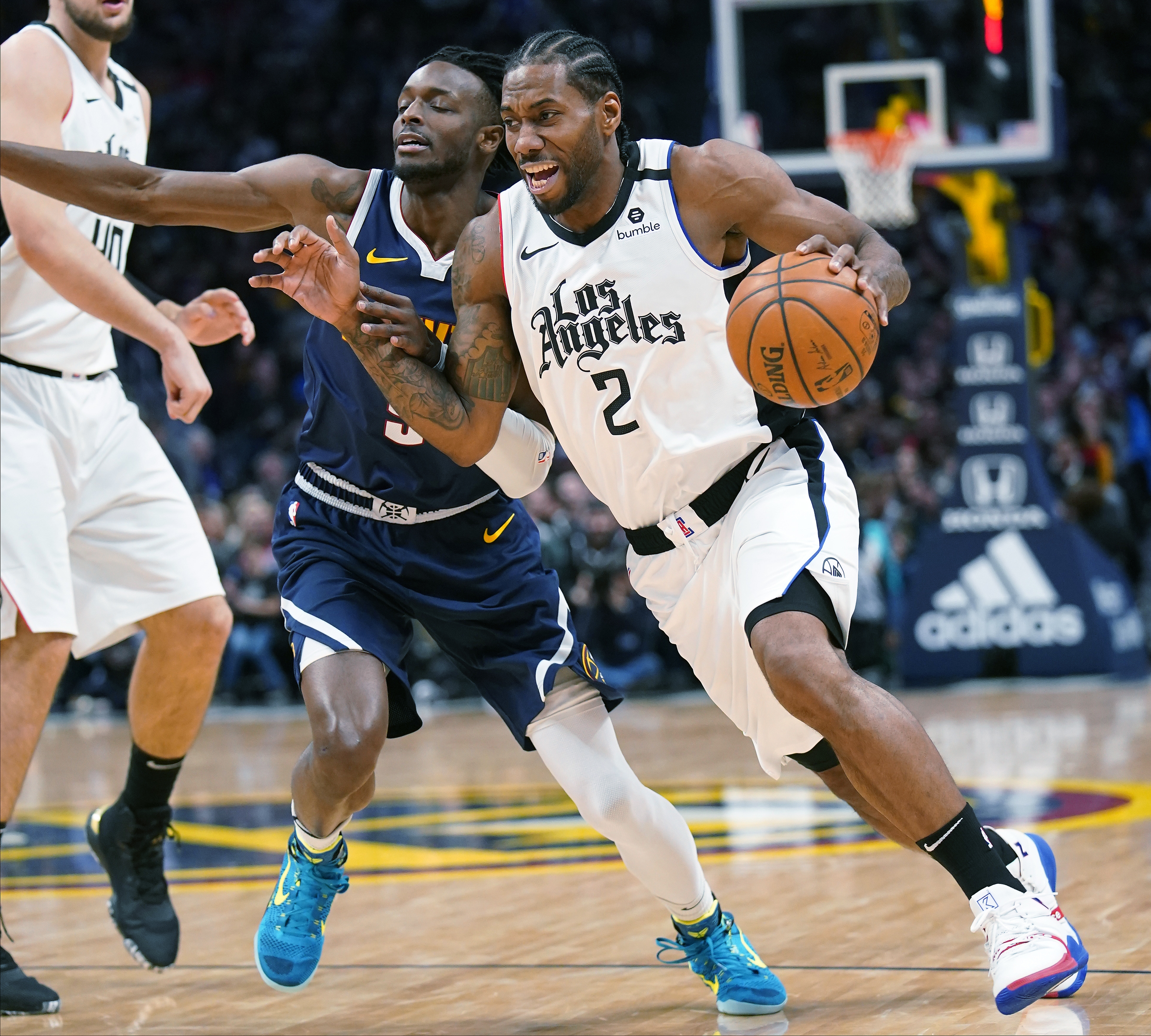 Jokic helps Nuggets hold on for 114-104 win over Clippers