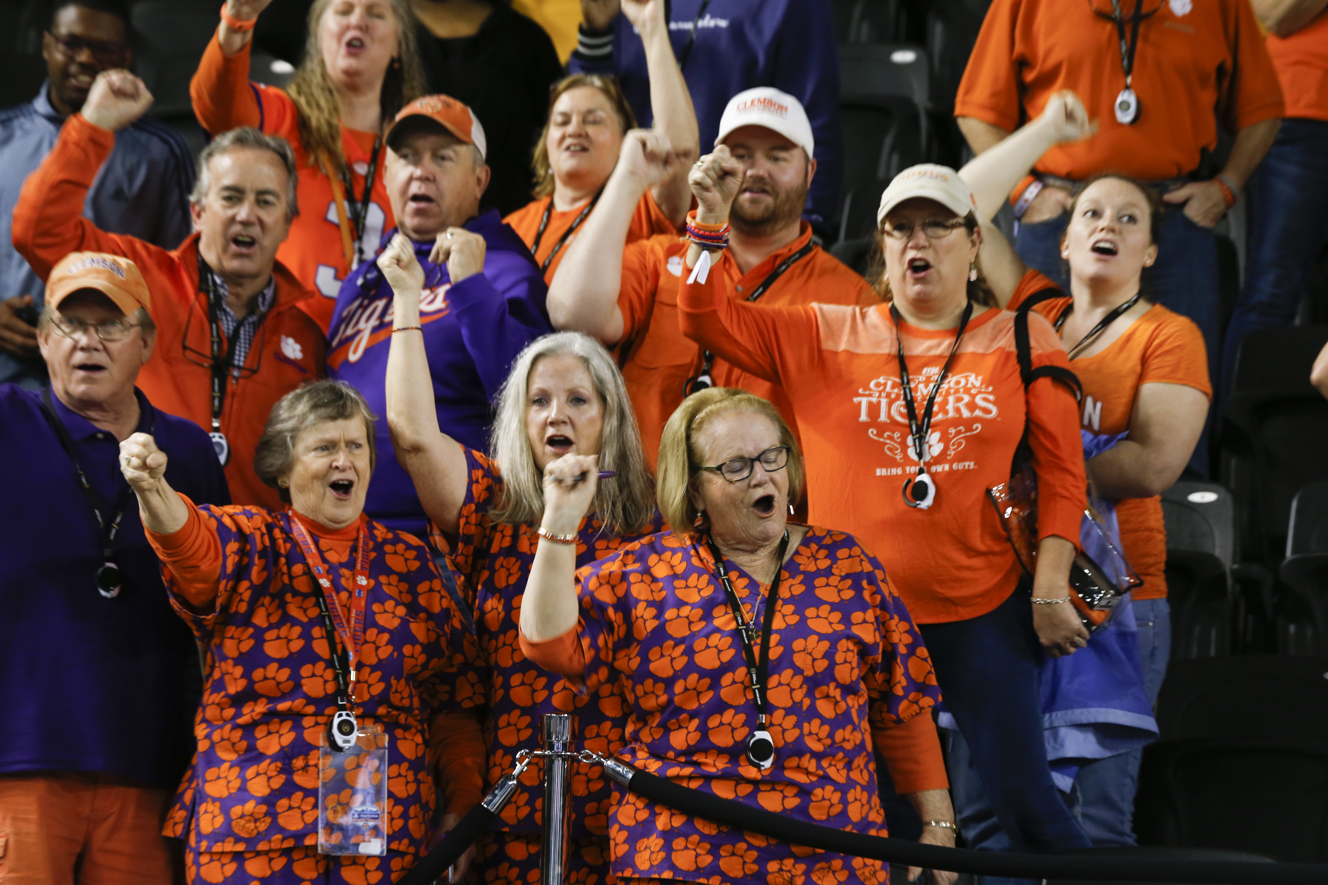 The Latest: LSU extends lead vs Clemson early in 4th quarter