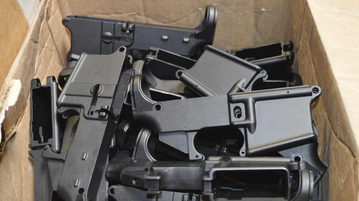 Design of AR-15 could derail charges tied to popular rifle