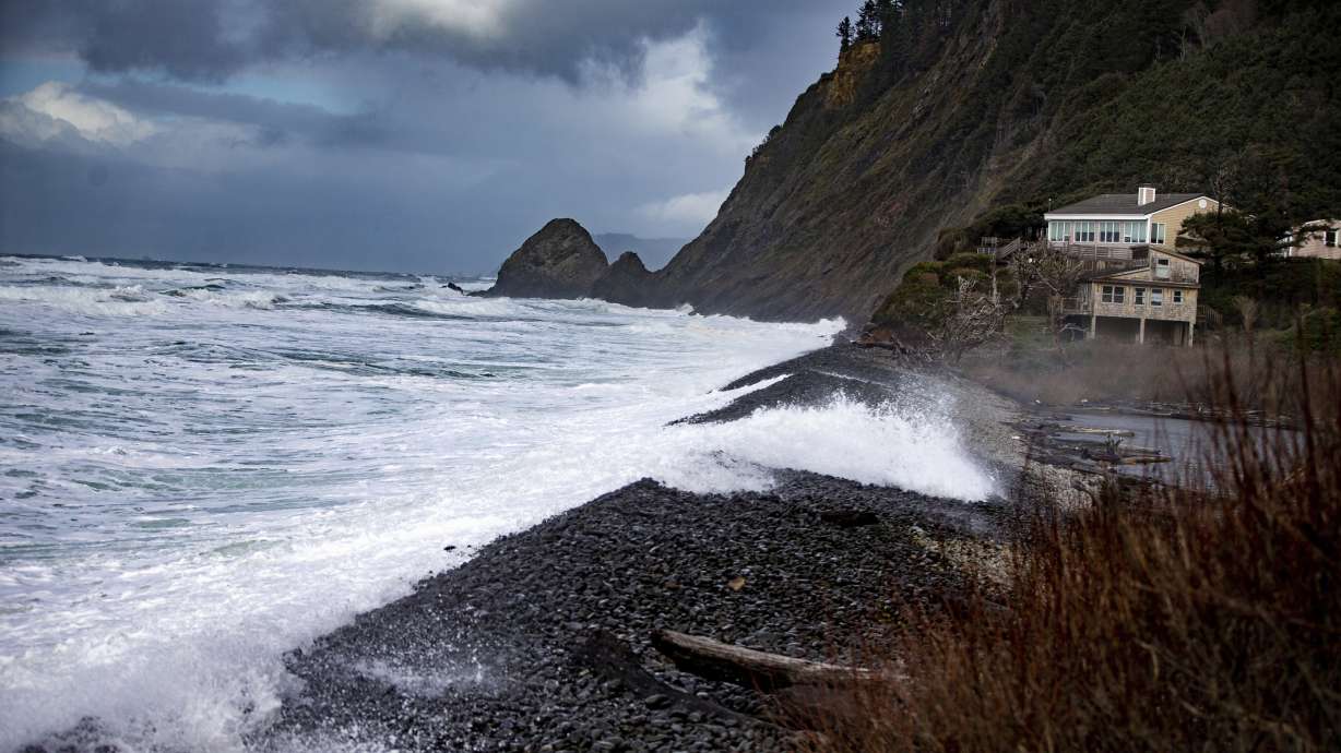 Witness recalls panic after children swept to sea in Oregon