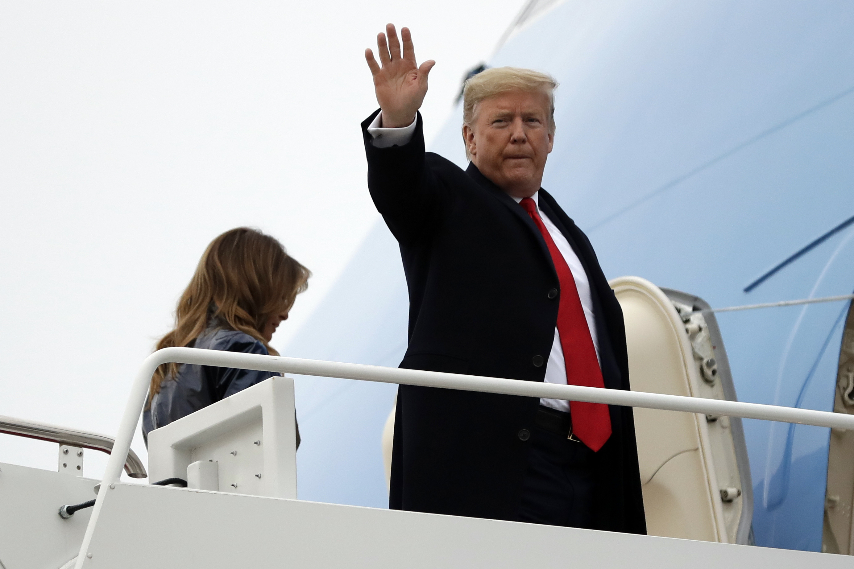 Trump cheered loudly at college football title game