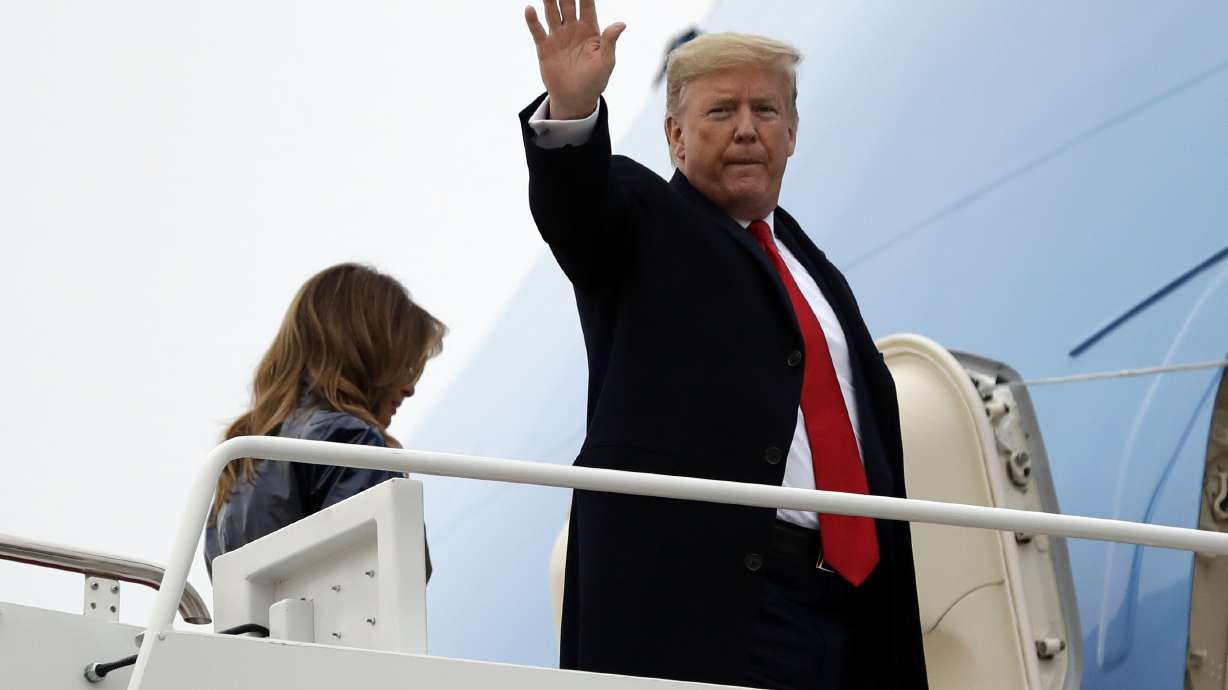 Trump cheered loudly at college football title game