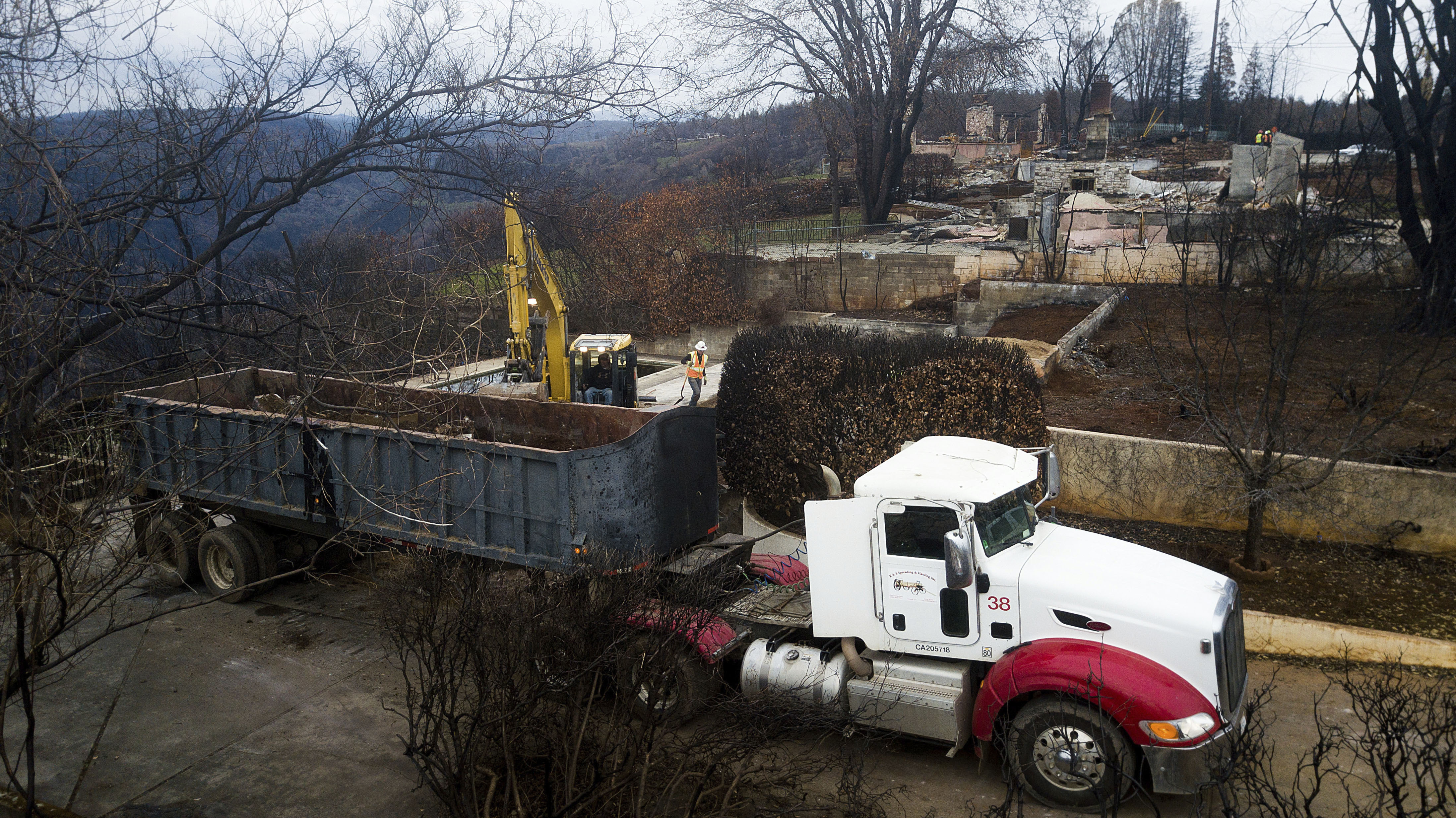 Federal government blasts PG&E's deal with fire victims