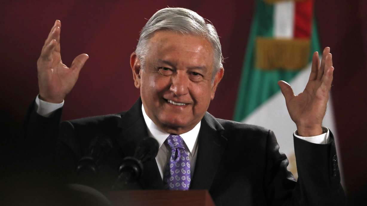 Mexico can't sell presidential jet, tries odd sales pitches