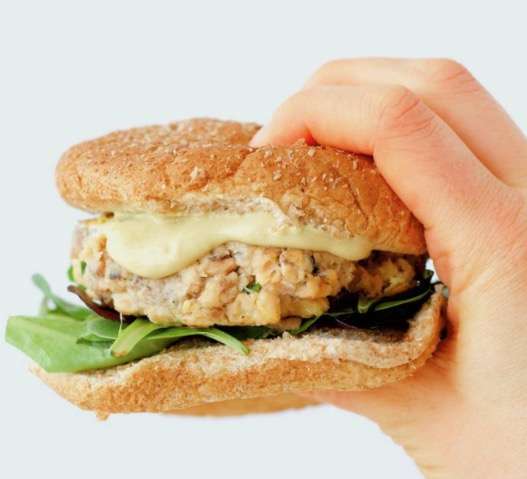 2-ingredient Salmon Burgers. (Photo: Sinful Nutrition)