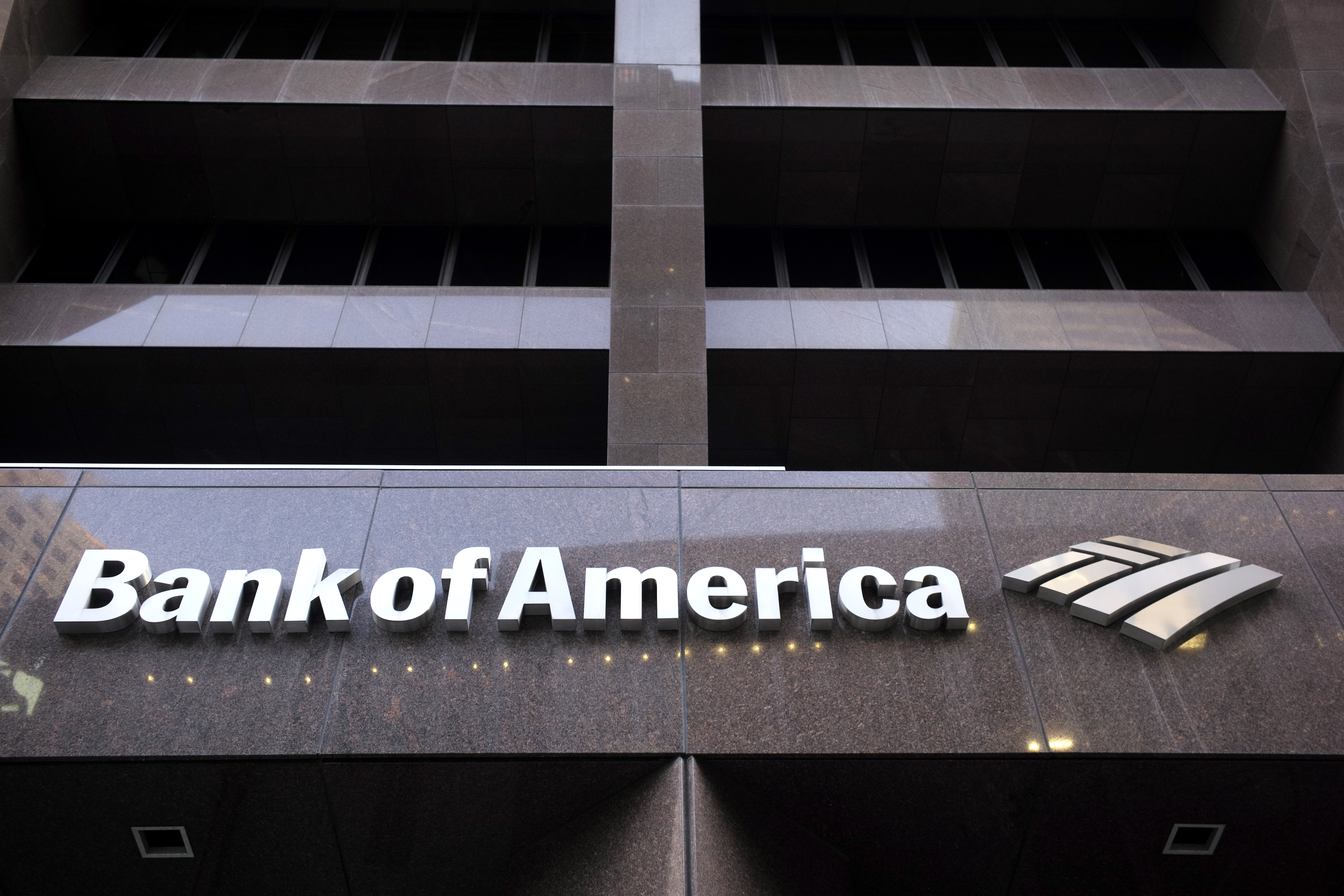 Bank of America 4Q profits fall with lower interest rates