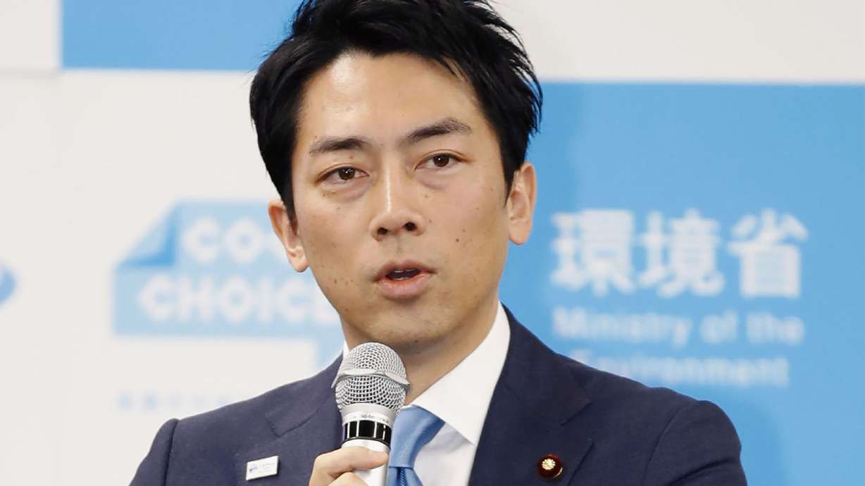 Japan gov't minister to take paternity leave, still a rarity