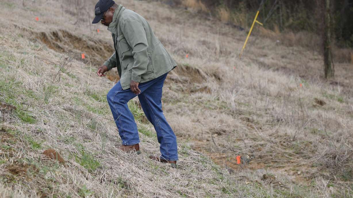 Mississippi county OKs plan to drain lake with failing dam