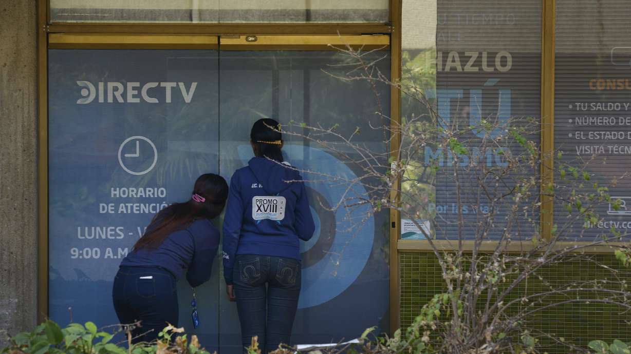 AP Exclusive: AT&T under pressure to defy Maduro's censors