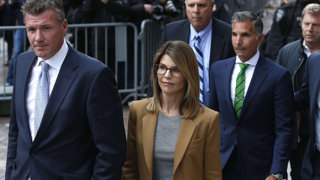 New evidence against Lori Loughlin and husband revealed in government motion
