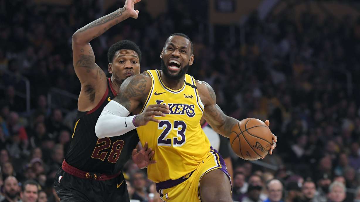 James, Lakers lead NBA jersey, merchandise sales rankings
