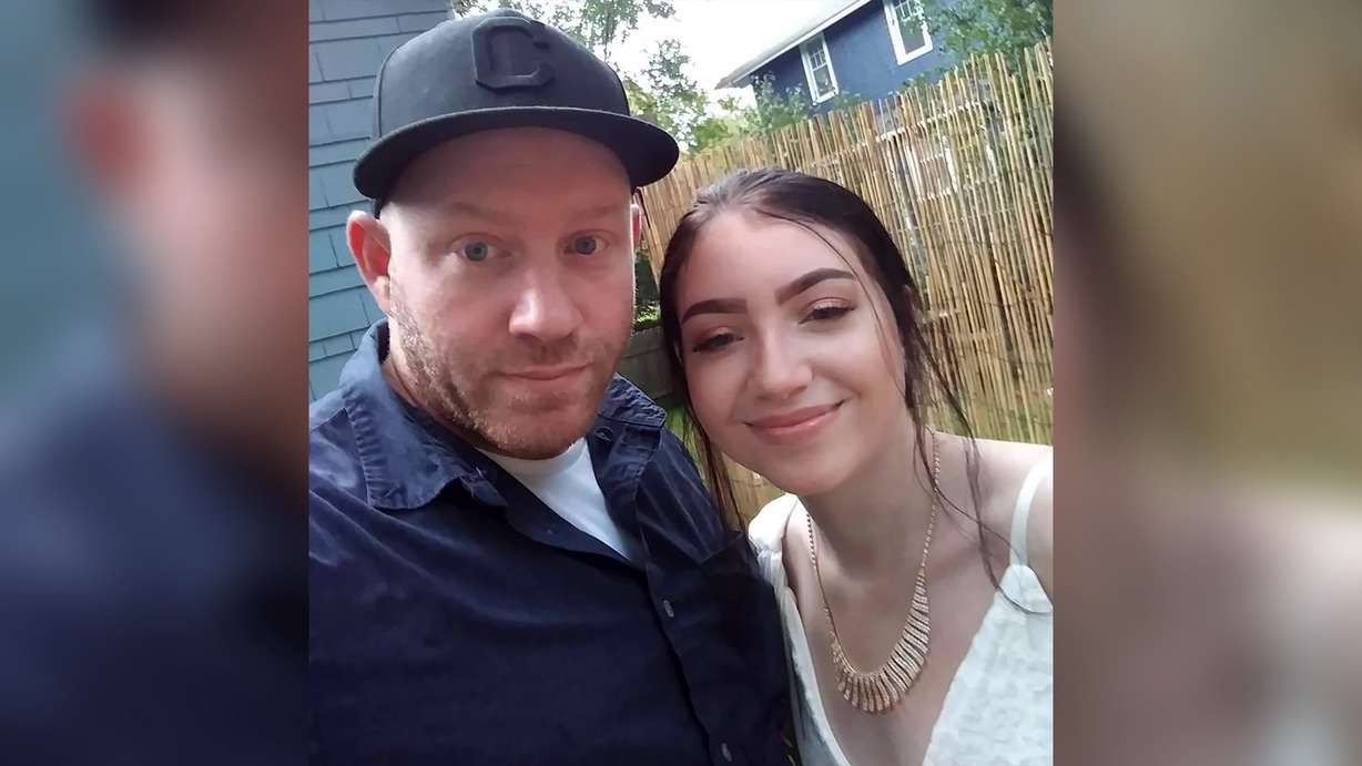 Chris Roberts and his daughter, Kaylee. She contracted the flu and died. (Matthew Roberts, Family Photo via CNN)