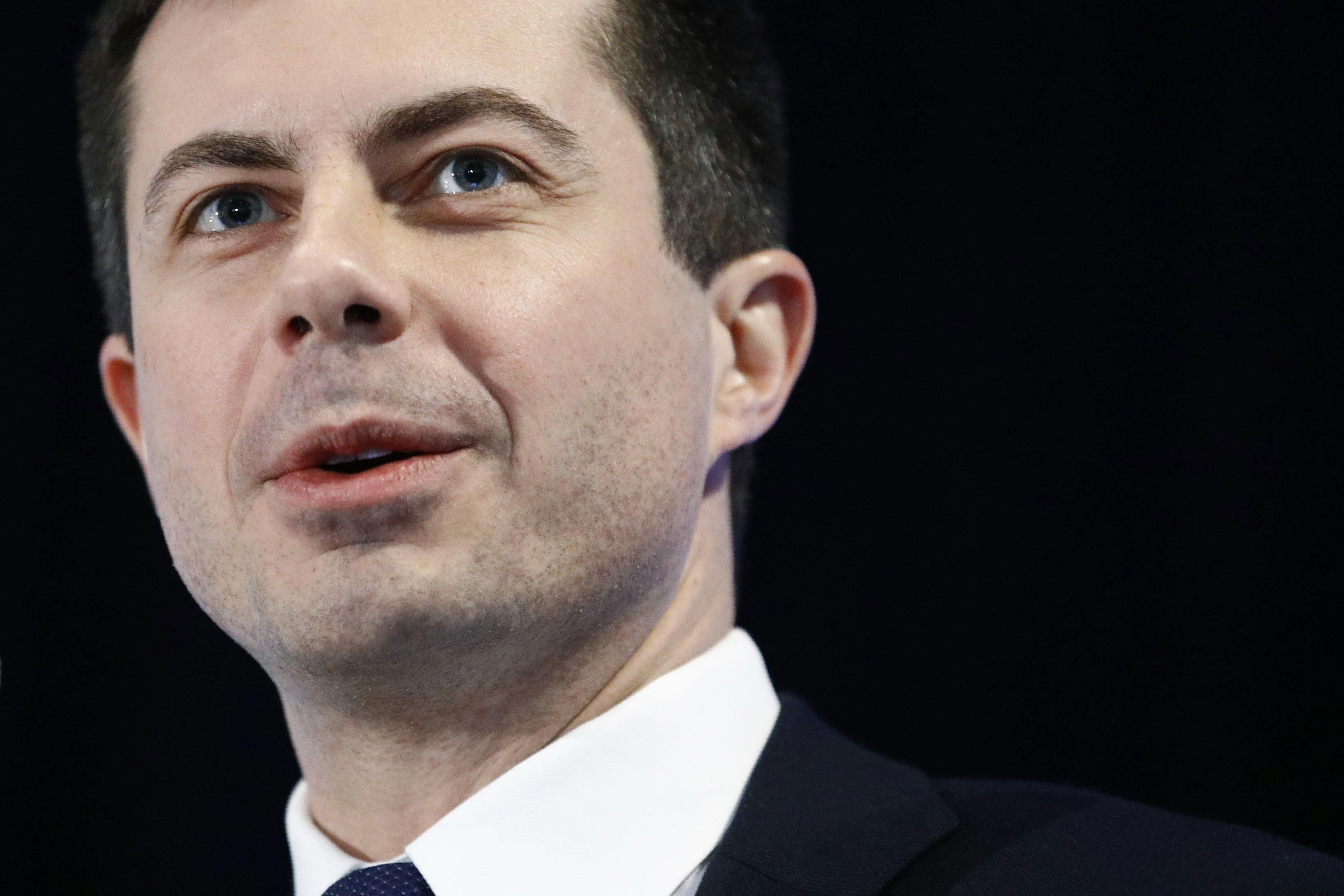 Buttigieg says Oval Office needs wartime veteran