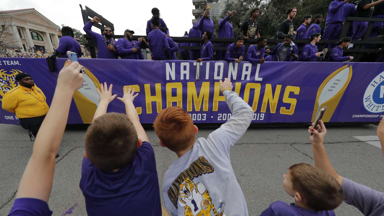 LSU title parade draws massive crowds