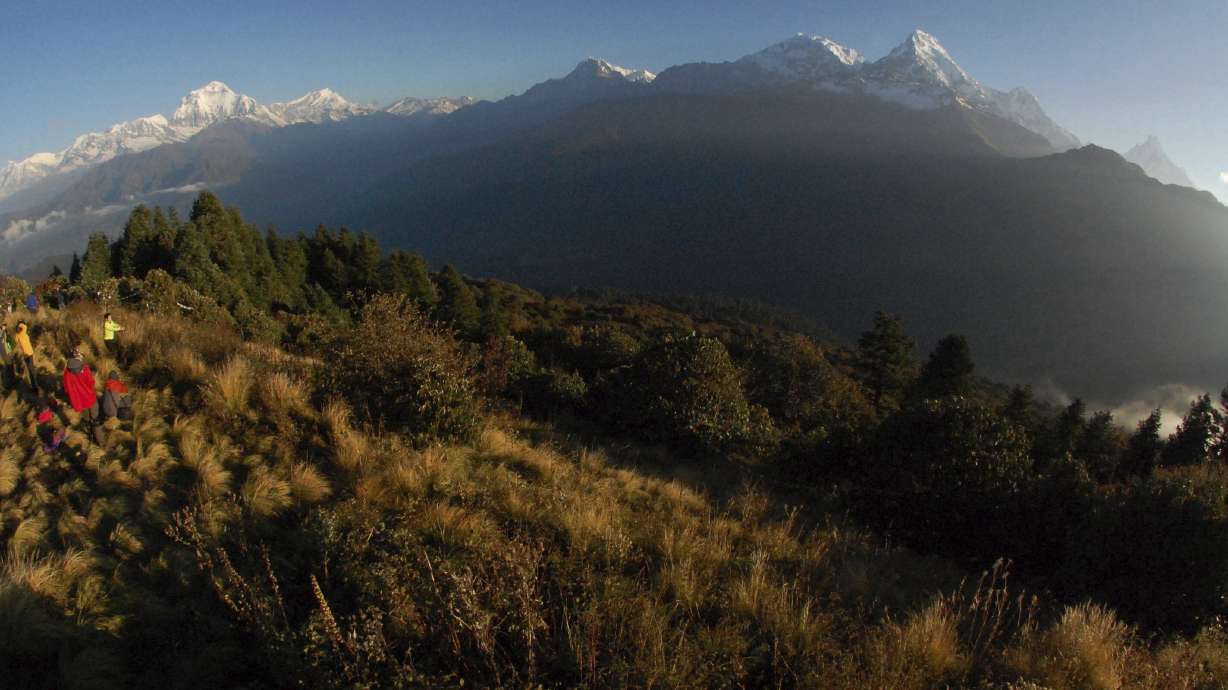 New avalanches in Nepal interrupt search for 7 trekkers