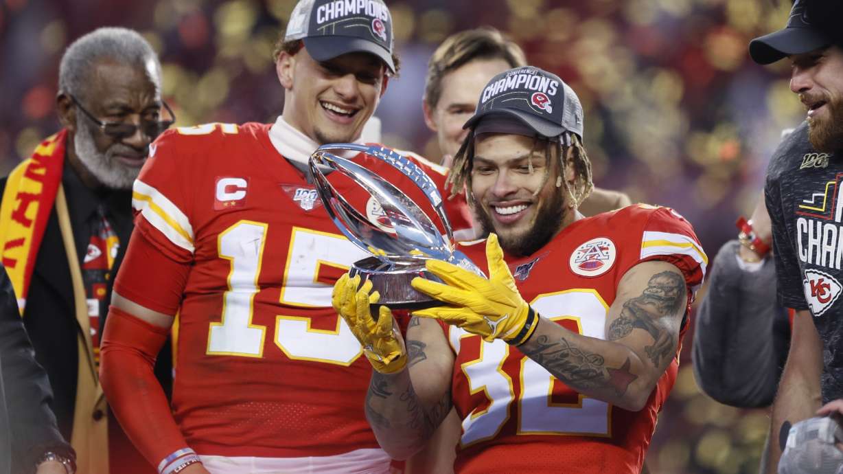 After cashing in on QB gambles, Niners, Chiefs in Super Bowl