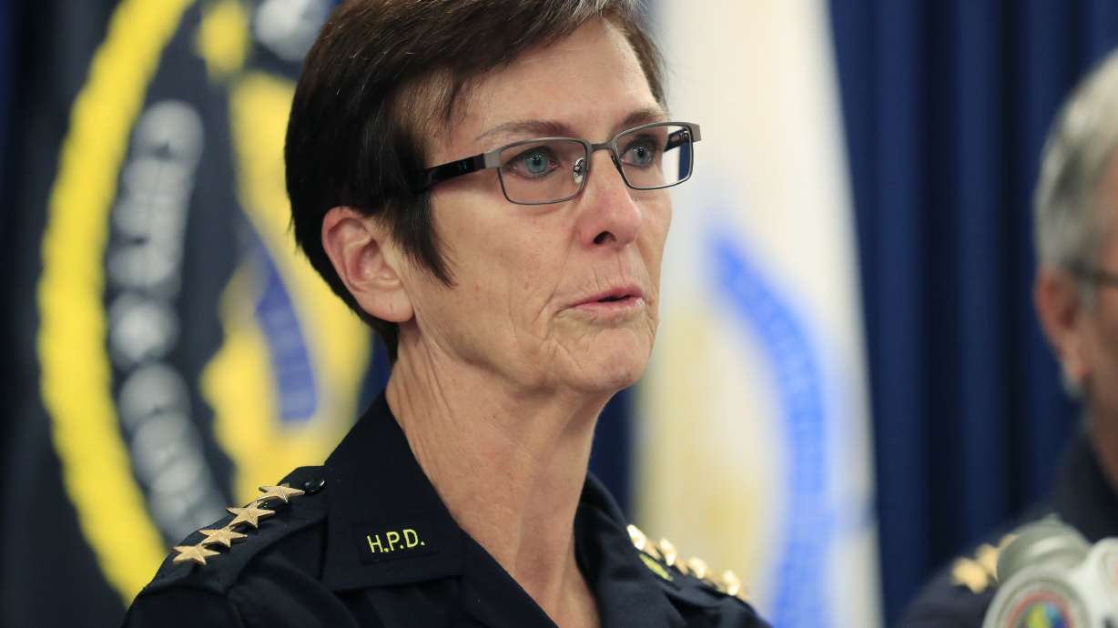 Police describe suspect in Hawaii officers' deaths as unhinged